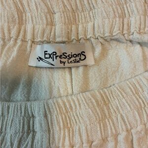 Expressions by Leslie Textured Cream Capris